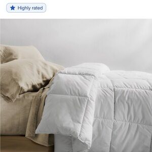 Casaluna F/Q Ultra Weight Premium Down ALTERNATIVE Comforter